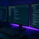 Trois écrans côte à côte affichant trois assistants IA dev différents pour comparer leurs interfaces